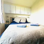 Ocean Breeze مكان تخييم